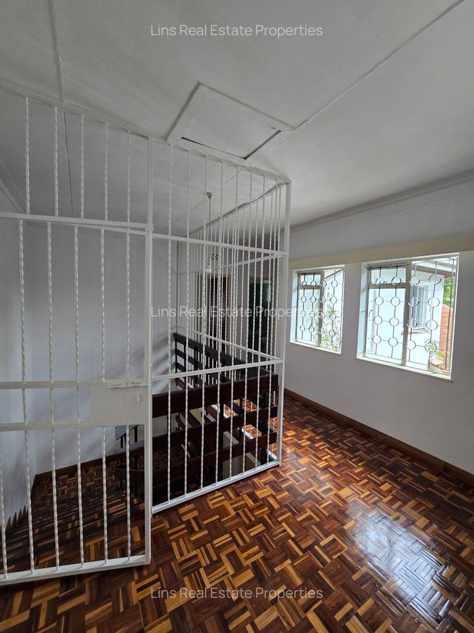 4 Bed Townhouse with En Suite in Lavington - 12