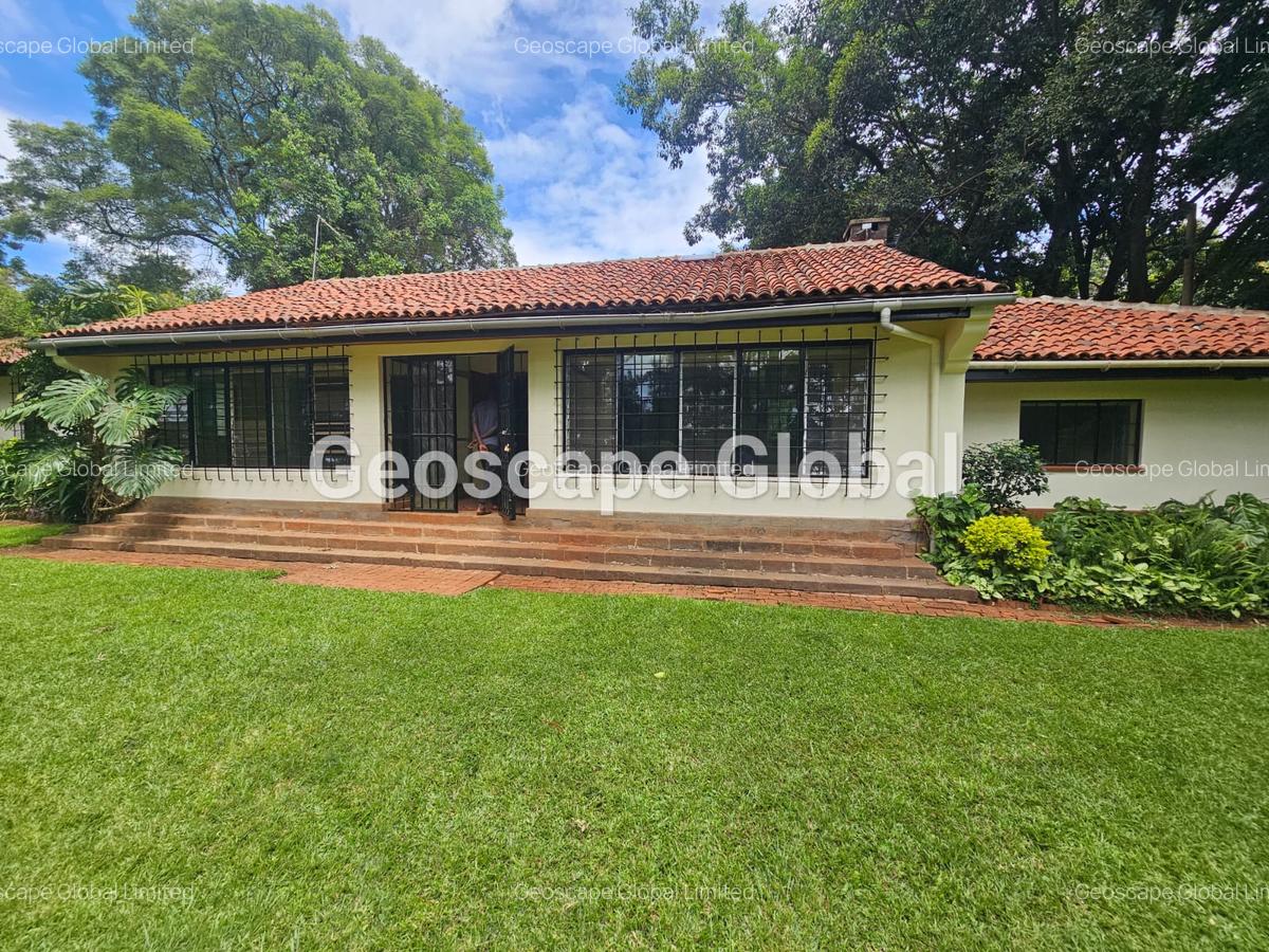 4 Bed House with En Suite in Rosslyn - 7