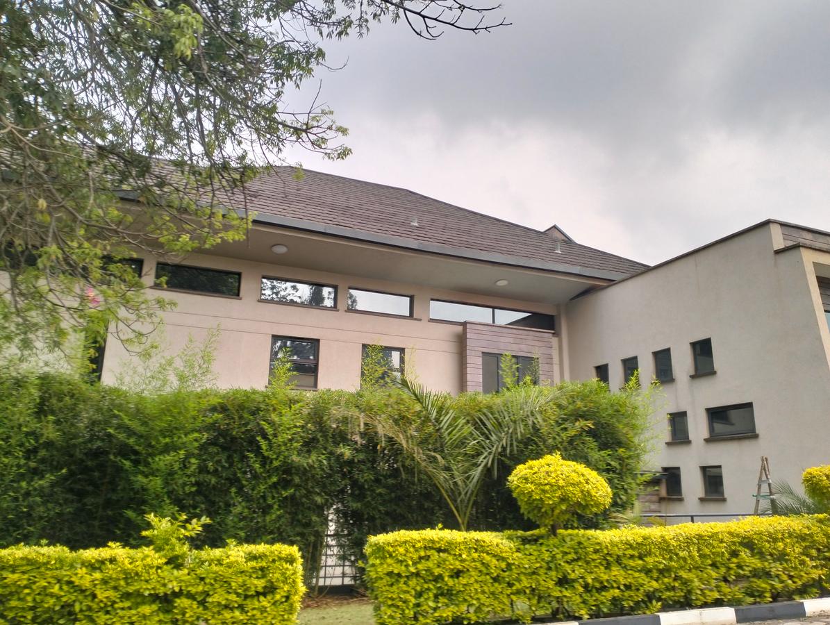 5 Bed Townhouse with En Suite in Westlands Area - 4