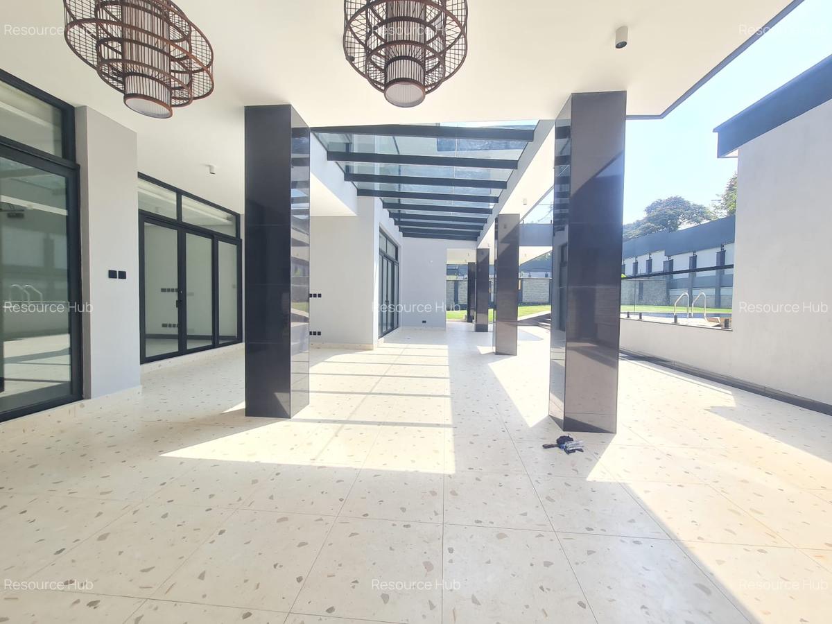 5 Bed House with En Suite at Nyari - 6
