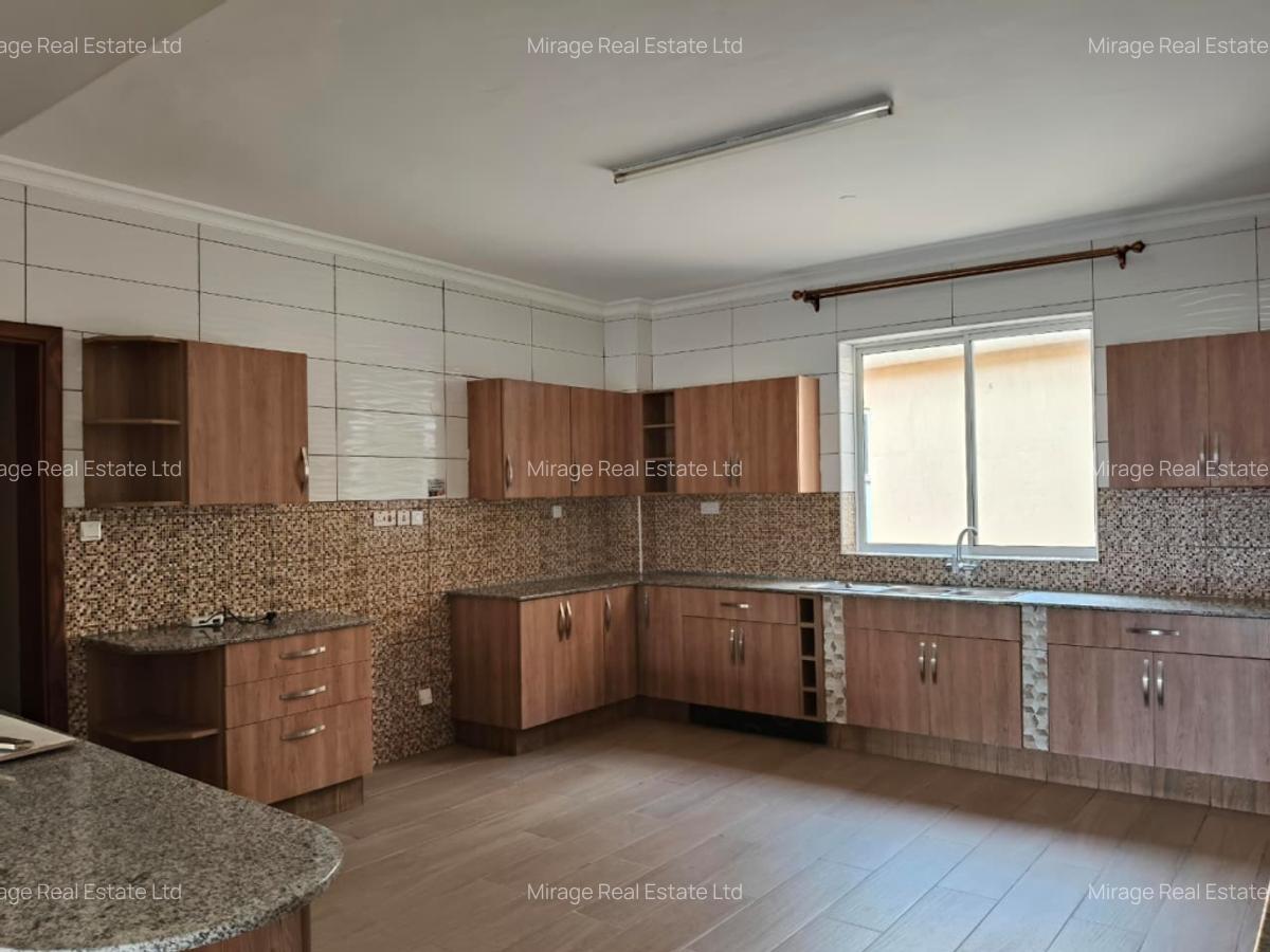 3 Bed Apartment with En Suite in Kileleshwa - 14