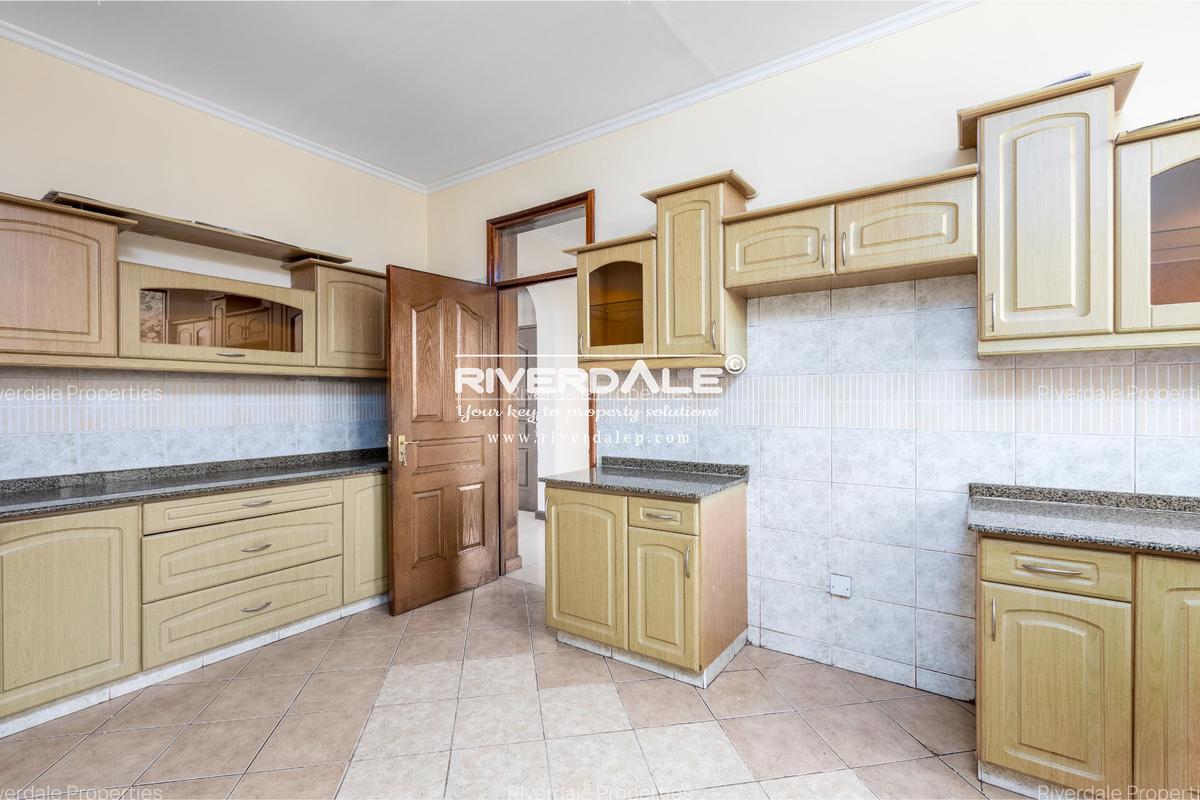 3 Bed Apartment with En Suite in Parklands - 3