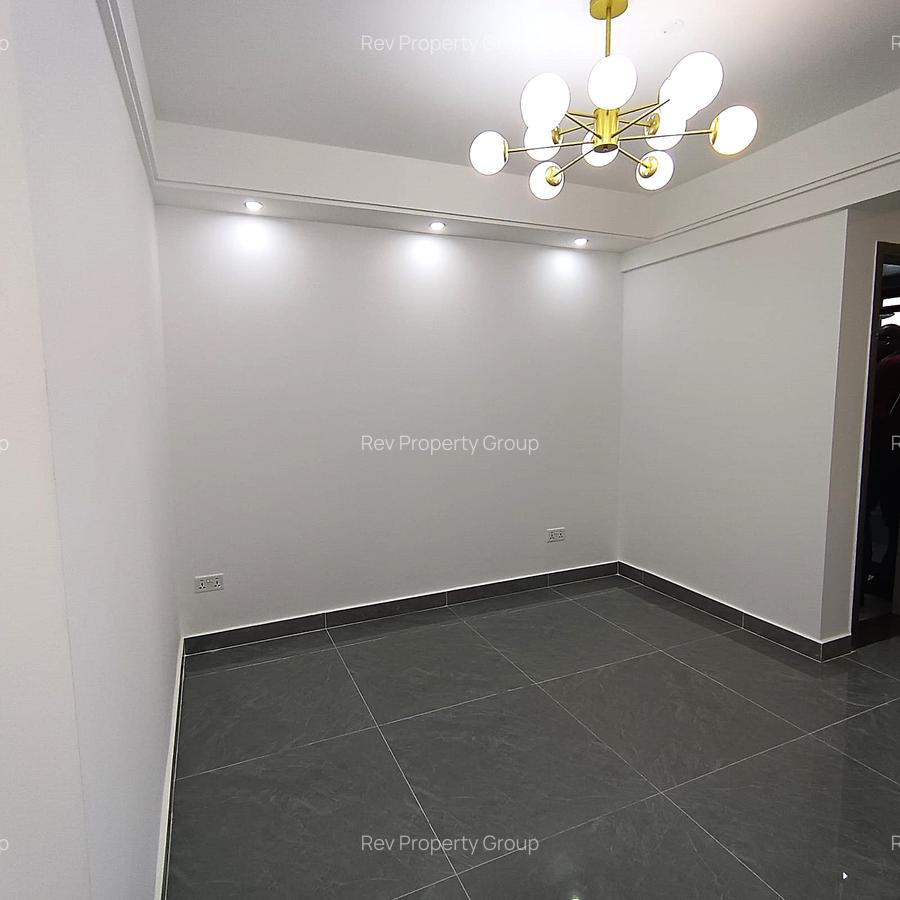 1 Bed Apartment with Gym in Riverside - 2