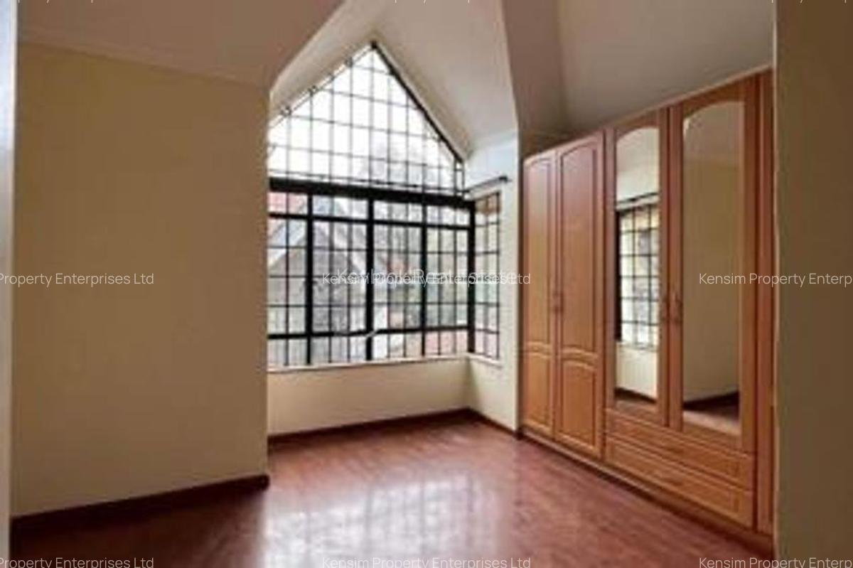 5 Bed Townhouse with En Suite in Lavington - 5