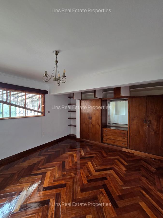 4 Bed Townhouse with En Suite in Kitisuru - 10