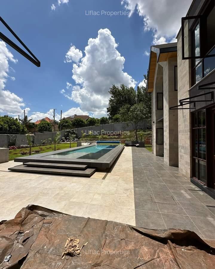 5 Bed House with En Suite in Runda - 19