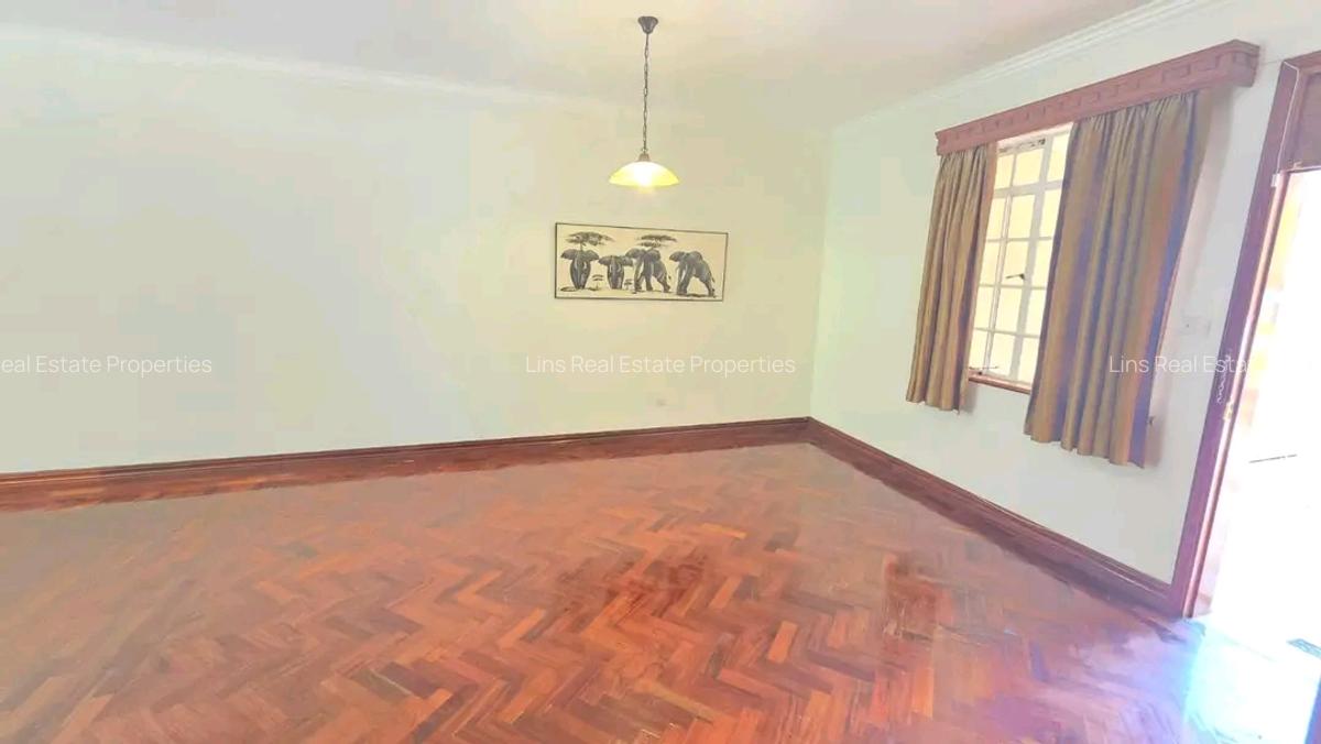 3 Bed Townhouse with En Suite in Spring Valley - 10