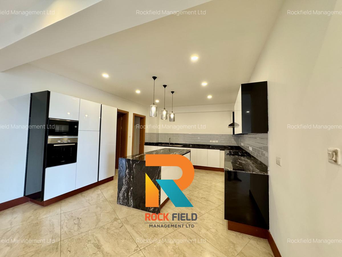 4 Bed Apartment with En Suite in Parklands - 4