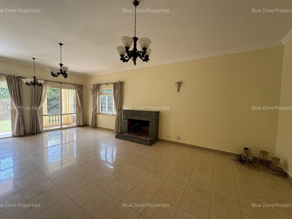 5 Bed House with En Suite at Off Glory Rd - 7