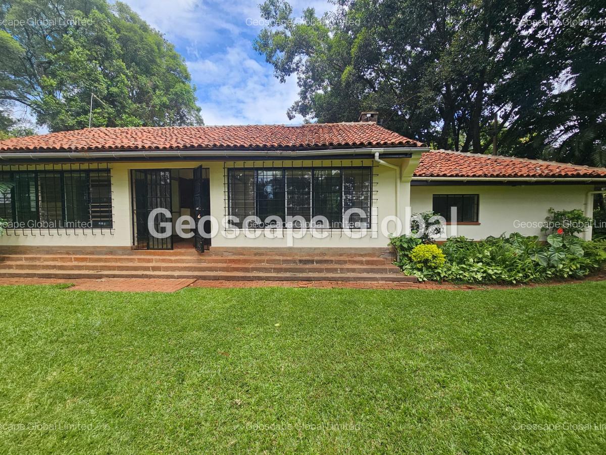 4 Bed House with En Suite in Nyari - 1