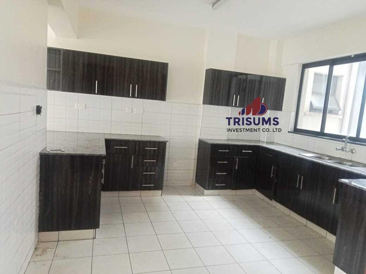 Serviced 3 Bed Apartment with En Suite in Parklands - 14