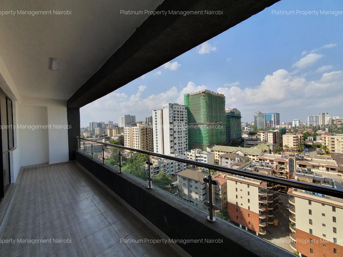 4 Bed Apartment with En Suite in Parklands - 5