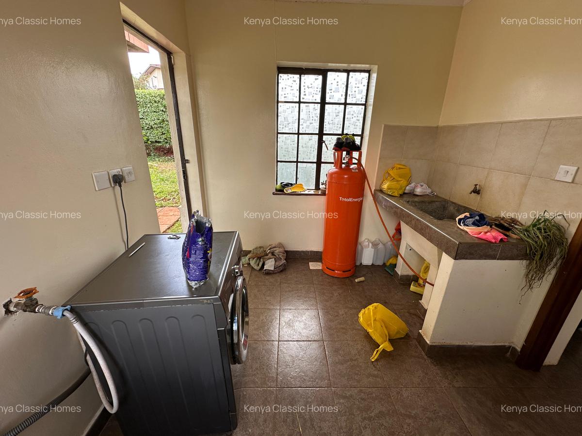 4 Bed House with En Suite at Redhill - 8