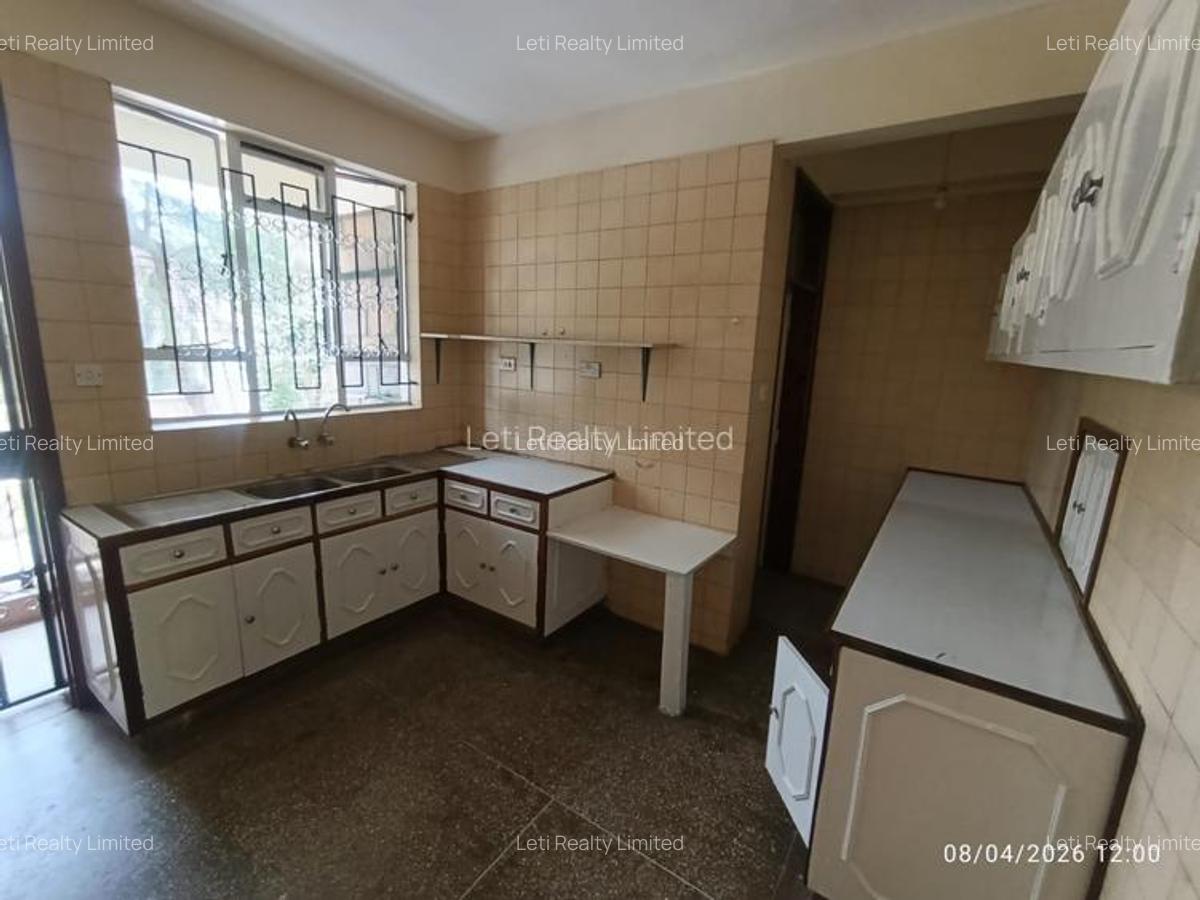 5 Bed Townhouse with En Suite in Kilimani - 7