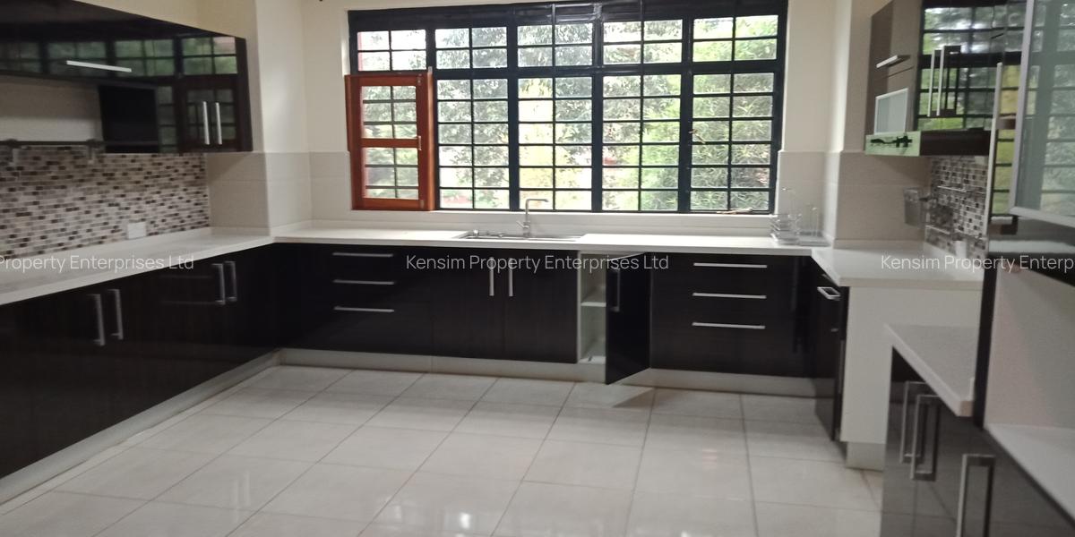4 Bed Townhouse with En Suite in Kiambu Road - 11