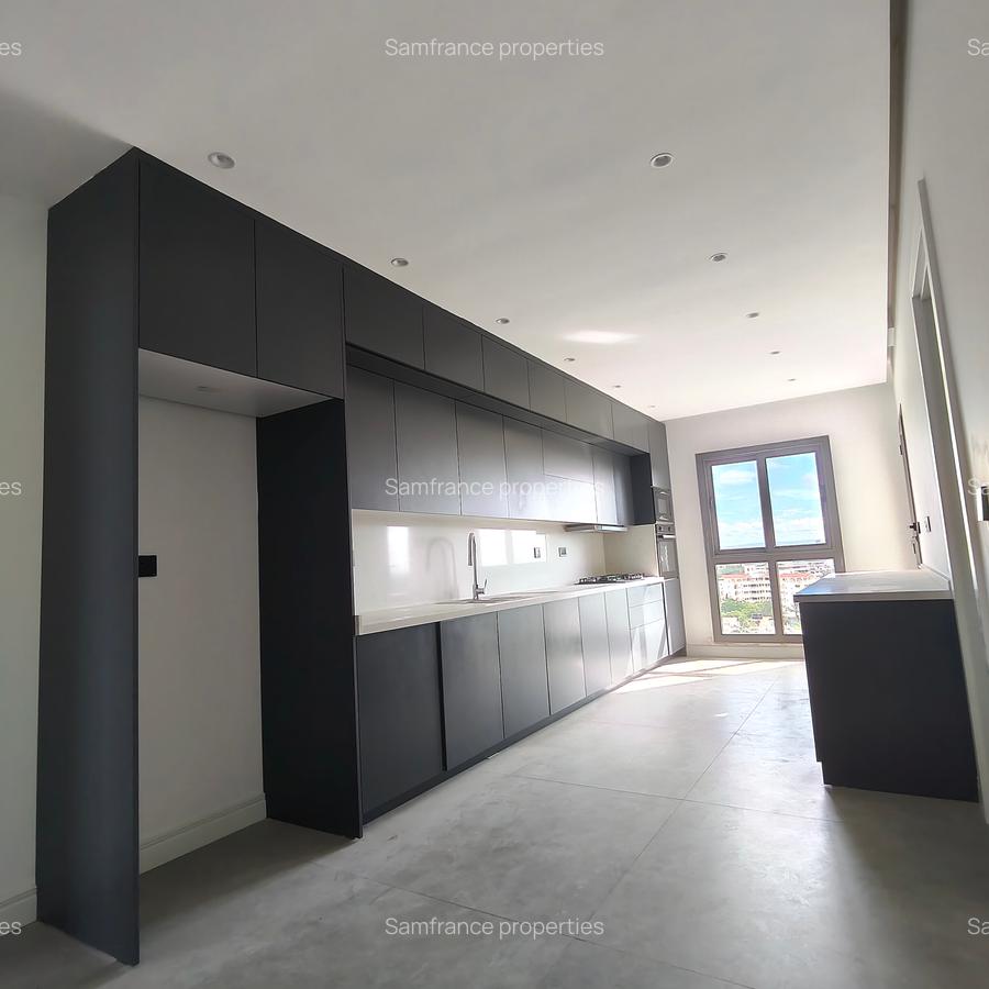 Serviced 3 Bed Apartment with En Suite at 5Th Avanue - 10