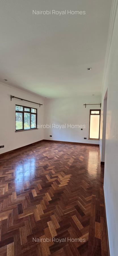 5 Bed Townhouse with En Suite at Lavington Green - 20
