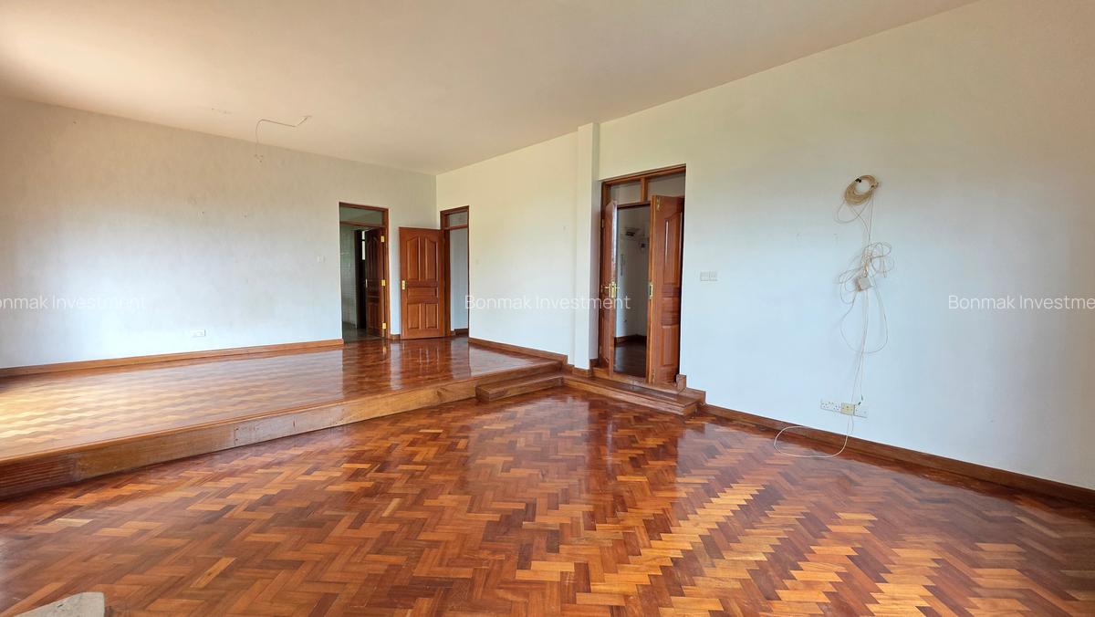 5 Bed Townhouse with En Suite at Kitisuru - 8