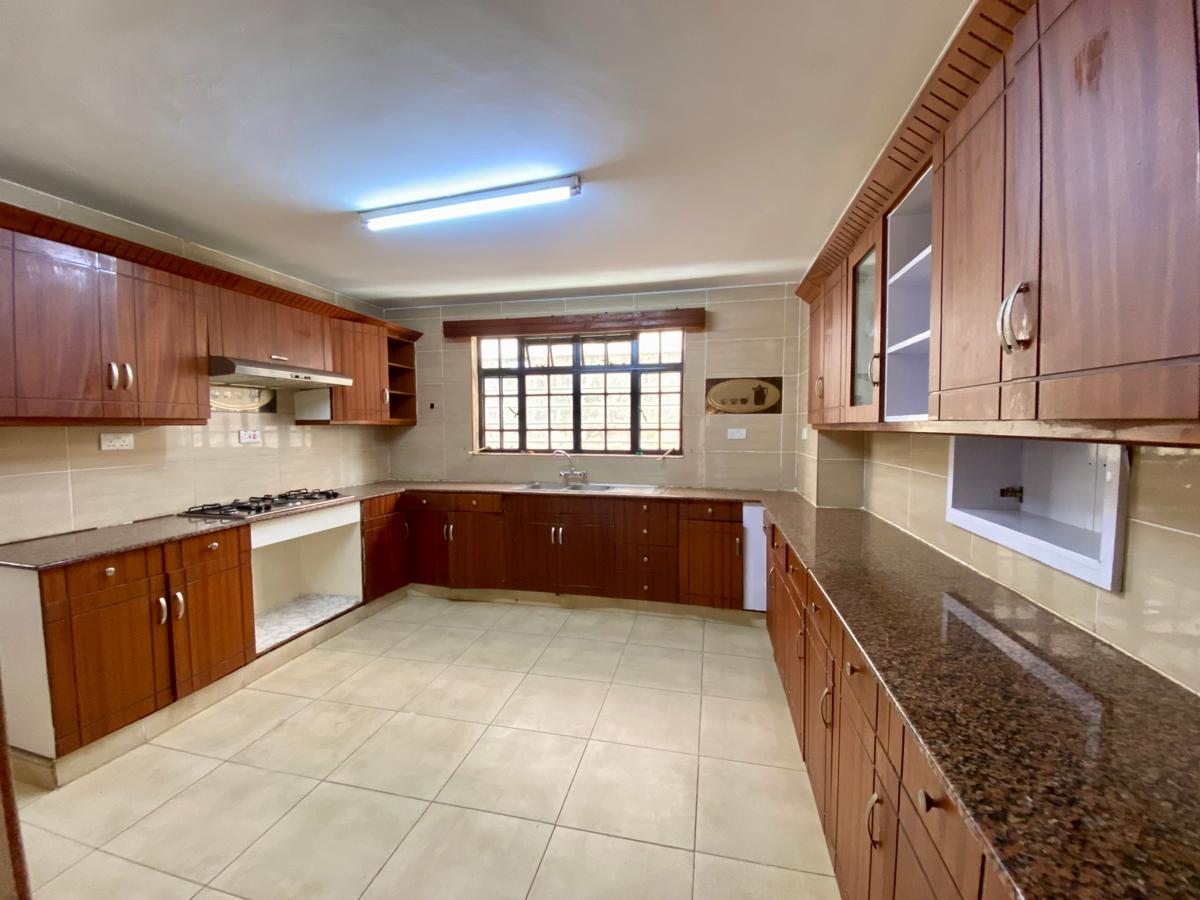 4 Bed Townhouse with En Suite in Lavington - 3