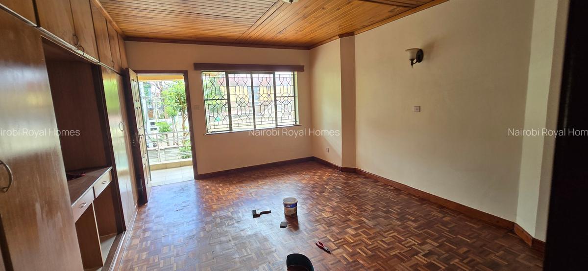 5 Bed Townhouse with En Suite at Lavington Green - 5