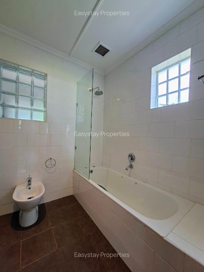 2 Bed House with En Suite in Muthaiga - 9