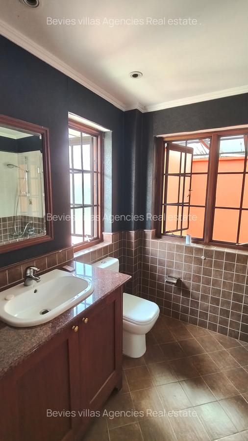 4 Bed Townhouse with En Suite at General Mathenge - 17