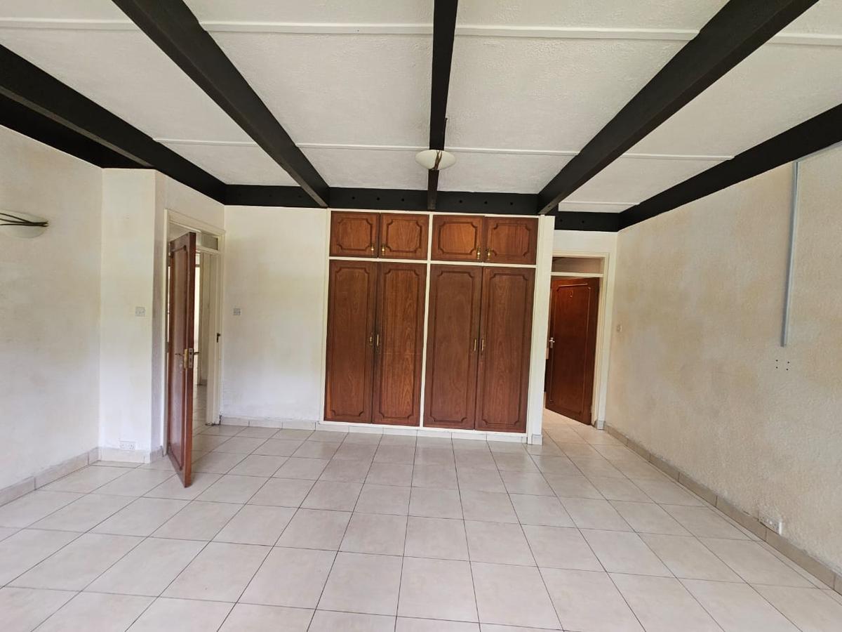 4 Bed House with En Suite in Muthaiga - 9