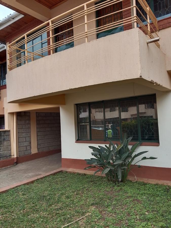 5 Bed Townhouse with En Suite at Lavington - 2