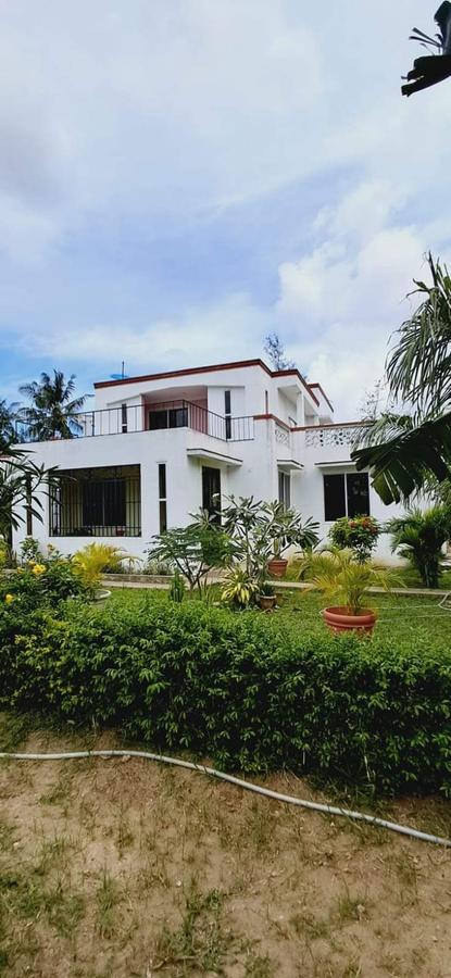 3 Bed Villa with En Suite at Mtwapa Donya - 5