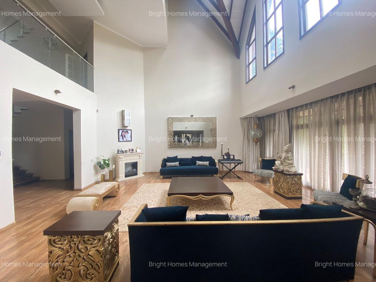 5 Bed Villa with En Suite in Spring Valley - 4