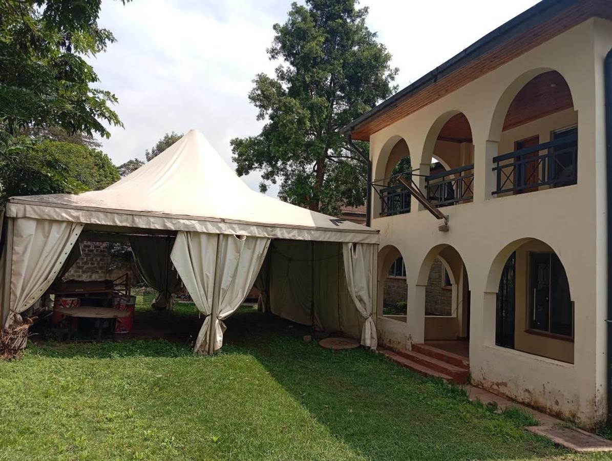 5 Bed House with En Suite at Lavington - 13