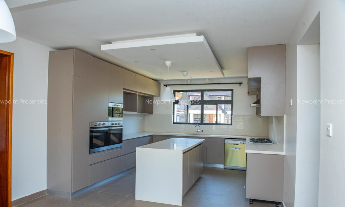 4 Bed House with En Suite in Karen - 3