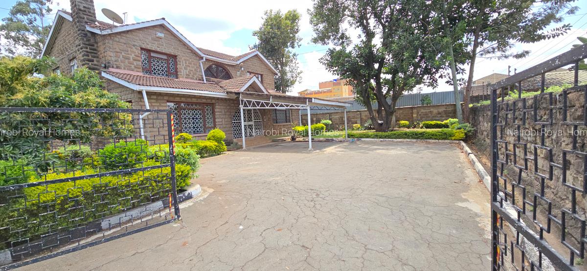 5 Bed Townhouse with En Suite at Lavington Road - 6