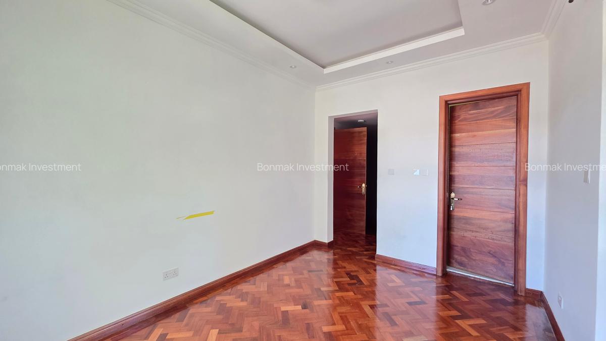 5 Bed Townhouse with En Suite at Chalbi Drive - 18