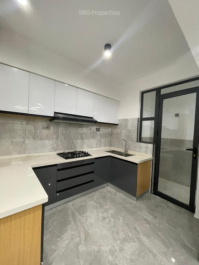 2 Bed Apartment with En Suite in Lavington - 7