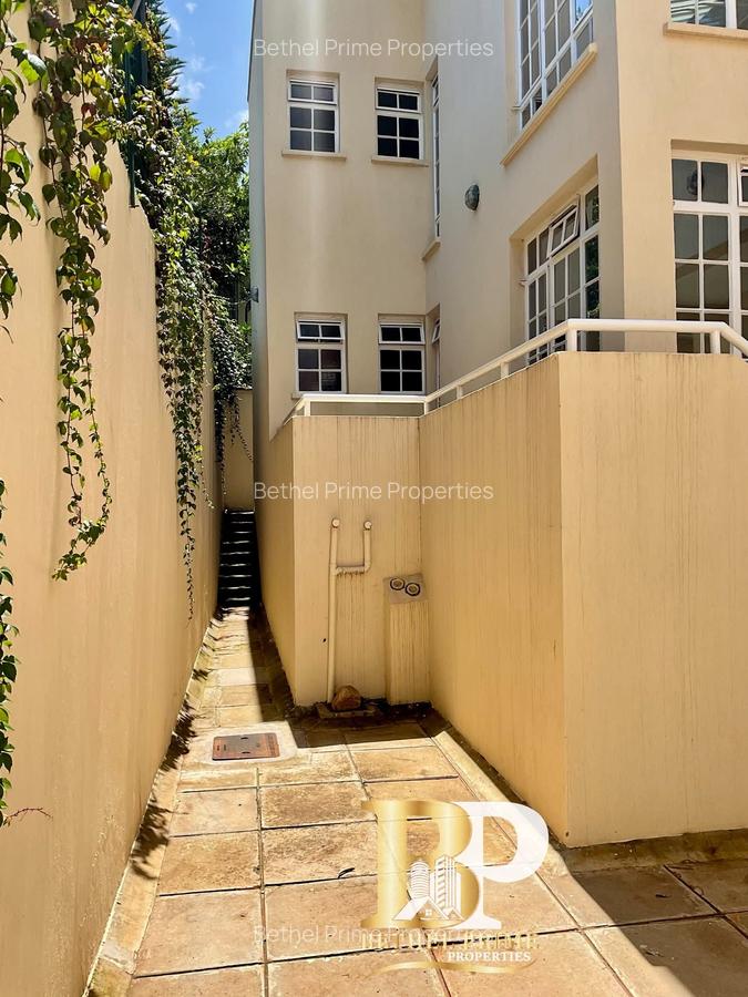 4 Bed Townhouse with En Suite in Kyuna - 7