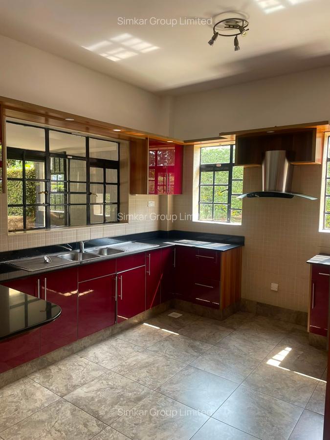 5 Bed Townhouse with En Suite at Kitisuru West - 5