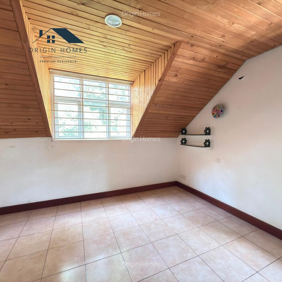 5 Bed House with En Suite at Rosslyn - 16