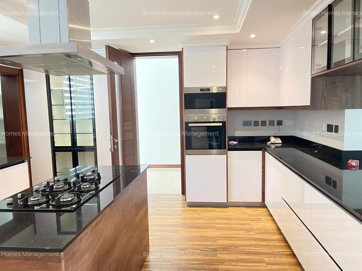 4 Bed Townhouse with En Suite in Lavington - 7