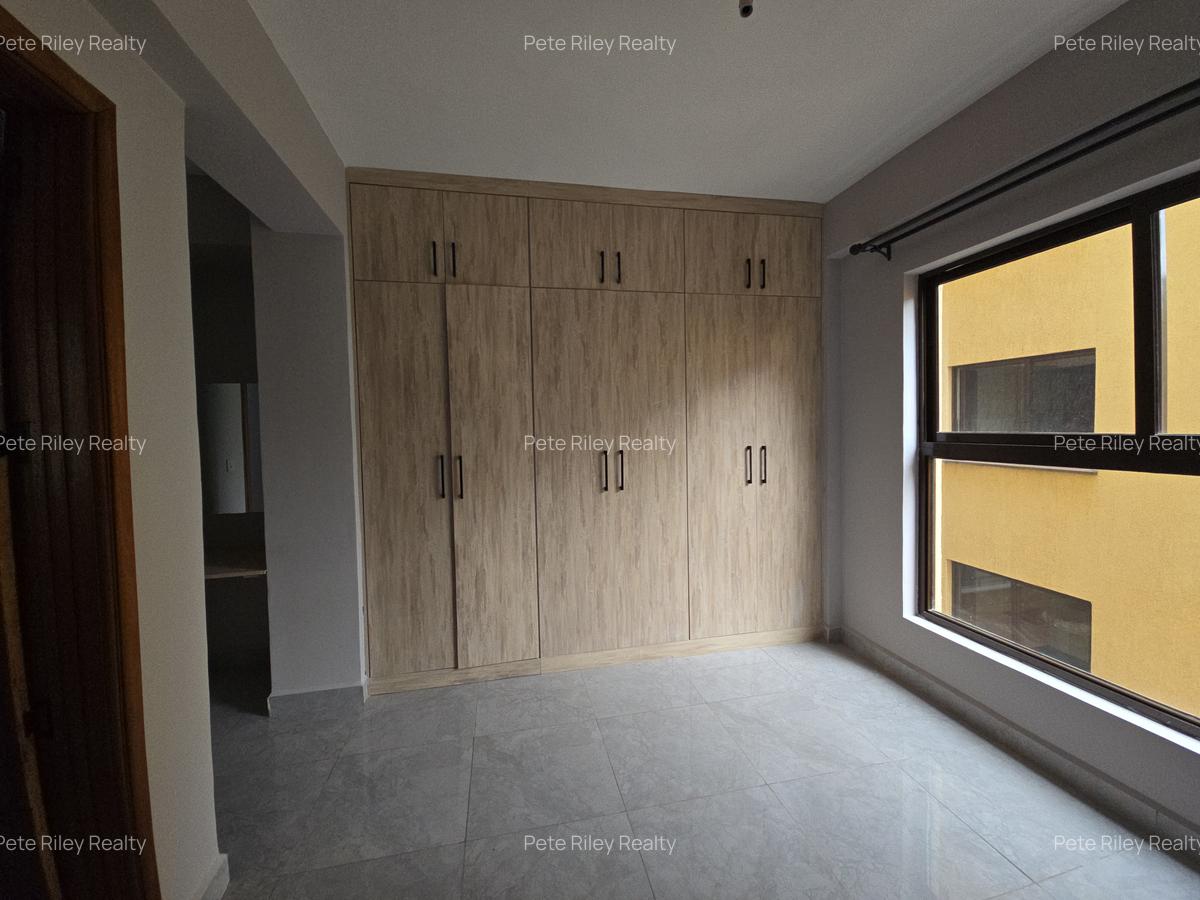 2 Bed Apartment with En Suite at School Lane - 12