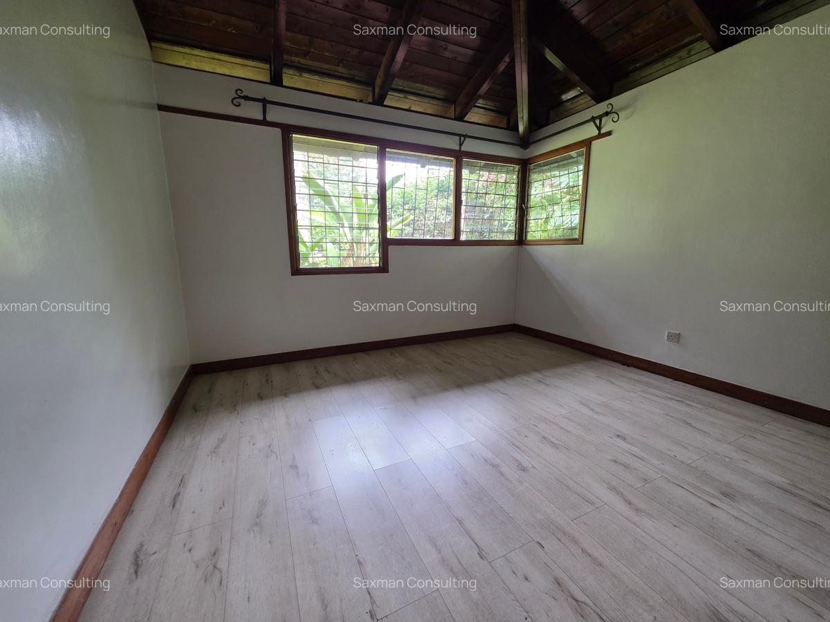 4 Bed House with Garden in Spring Valley - 5