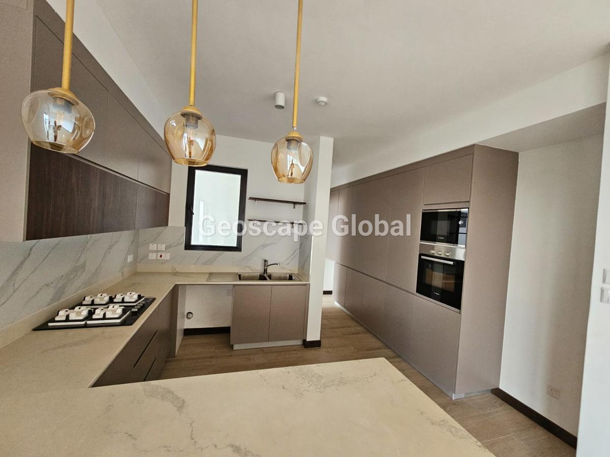 3 Bed Apartment with En Suite in Rosslyn - 2