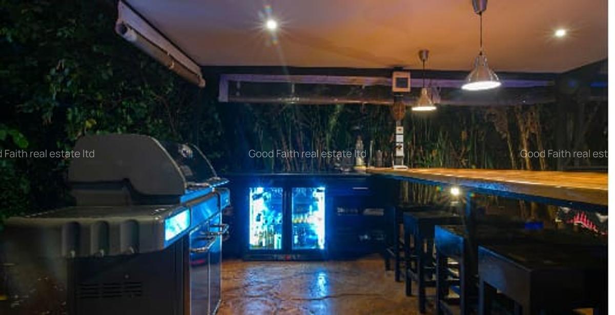 5 Bed House with En Suite in Runda - 20