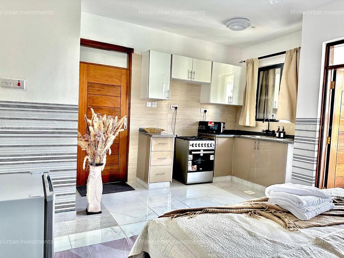 Serviced 3 Bed Apartment with En Suite in Nyali Area - 10