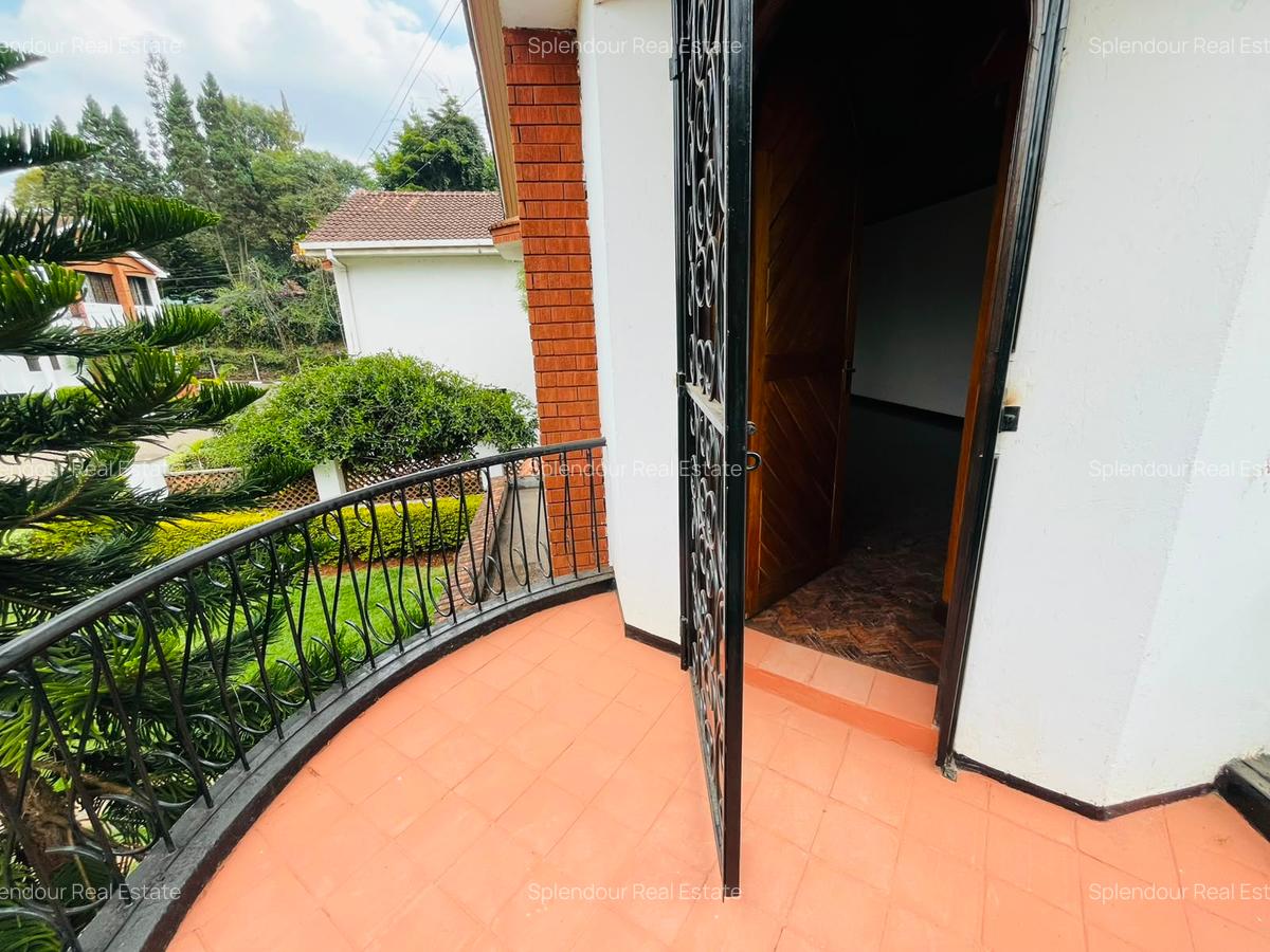 5 Bed Townhouse with En Suite in Lavington - 5