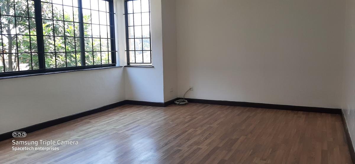 4 Bed Apartment with En Suite in Westlands Area - 12