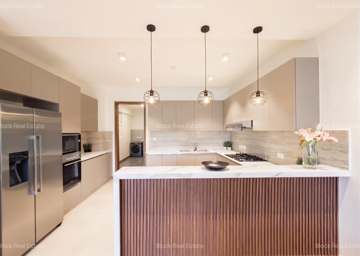 3 Bed Apartment with En Suite in Riverside - 16