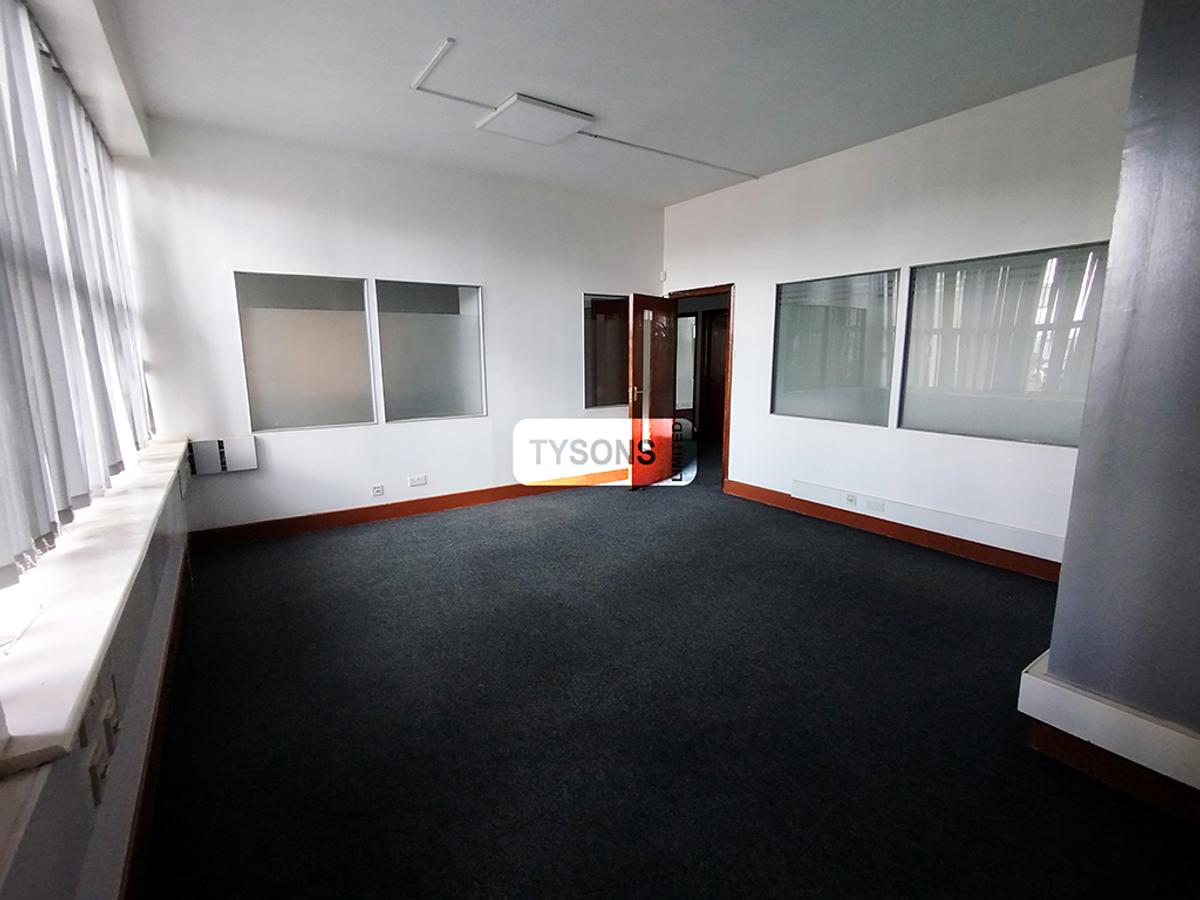 2,900 ft² Office with Backup Generator in Kilimani - 3