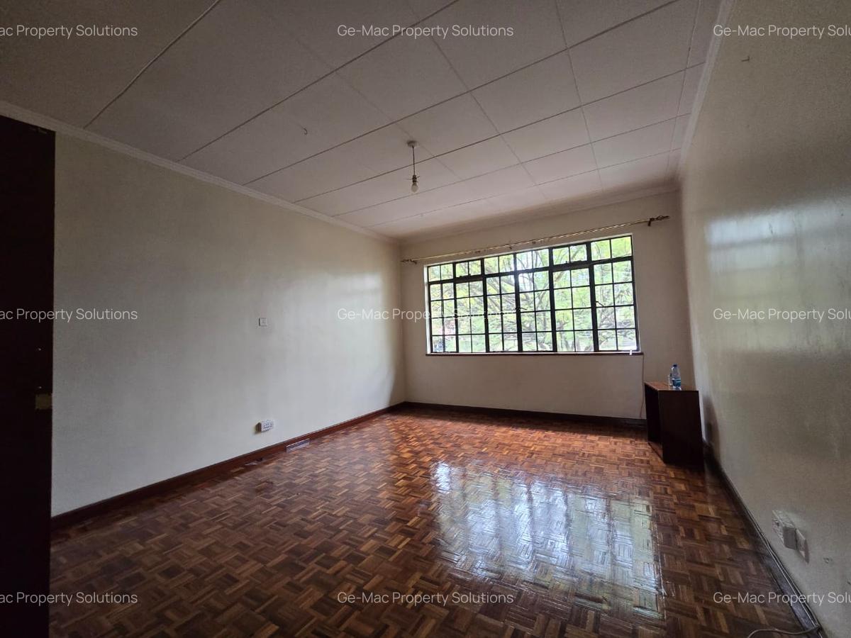 4 Bed Townhouse with En Suite in Lavington - 15