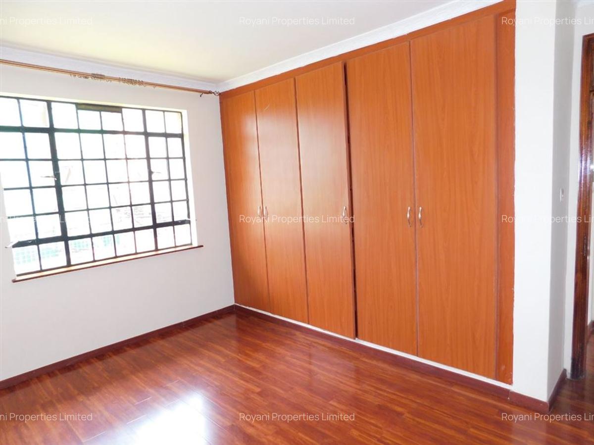 4 Bed House with En Suite at Fourways Junction Estate - 11